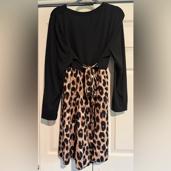 SHEIN Black and Tan Long Sleeve Dress - Picture 4 of 5